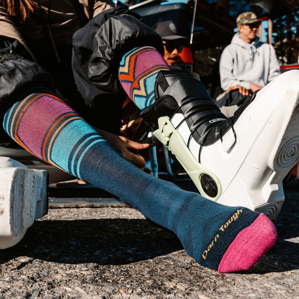 Darn Tough Women's Echo Midweight OTC Ski & Snowboard Sock